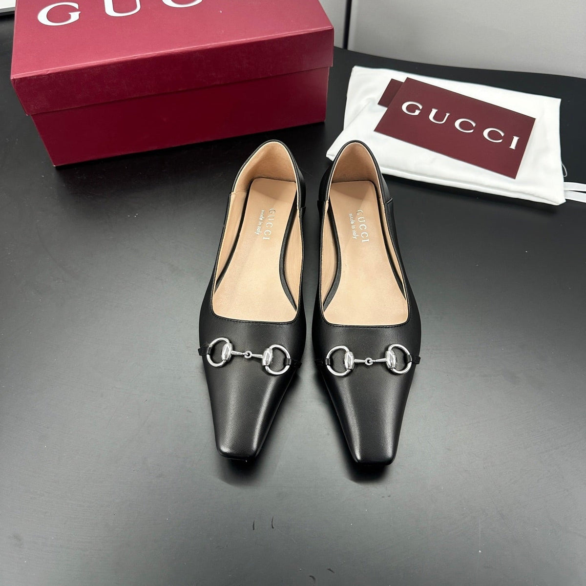 Gucci 26S Vittoria Ballerina Shoes In Black Calfskin