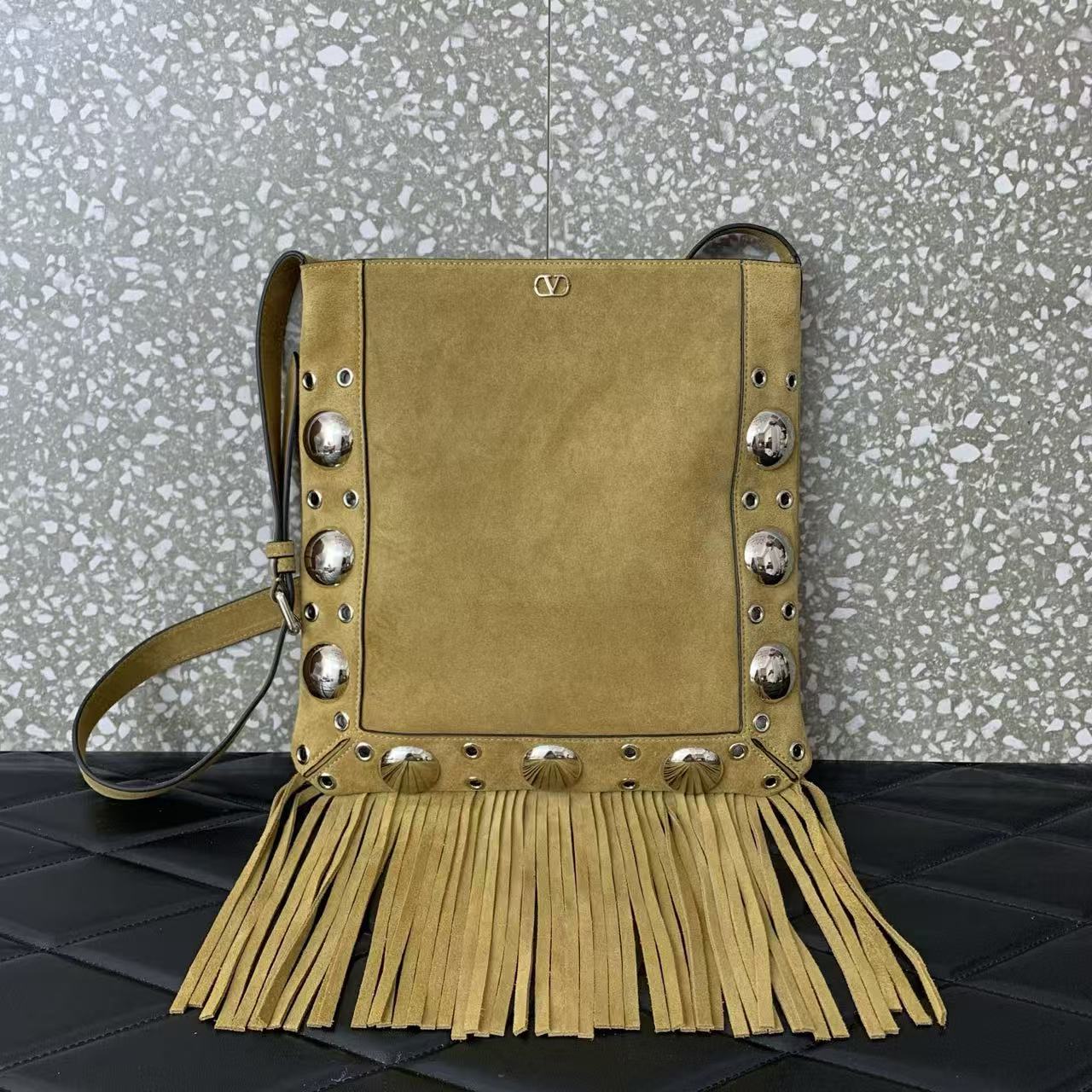 VT Nellcôte Shoulder Bag With Fringes Brown Suede