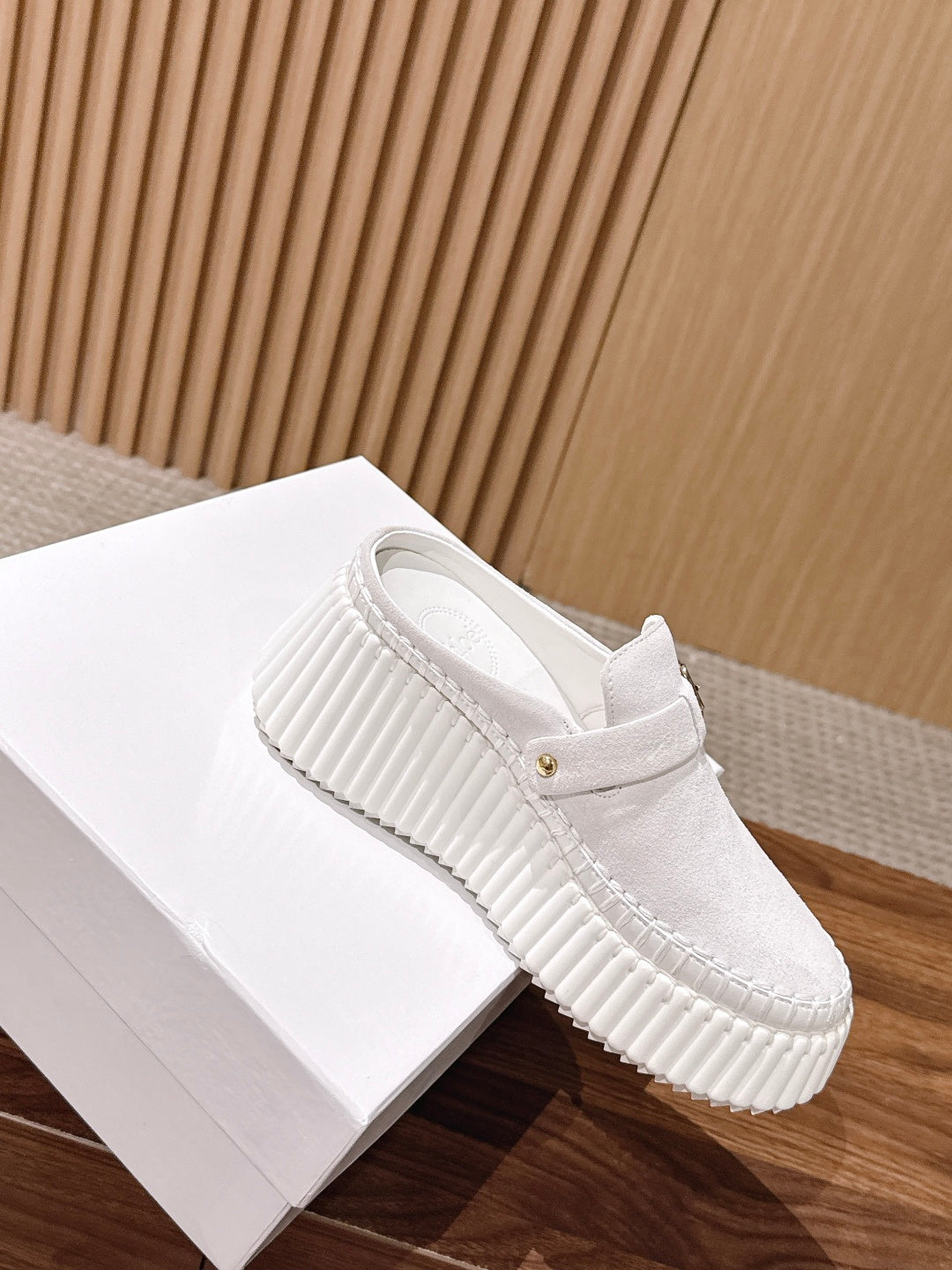 CHLOE New Platform Slip-on Sneakers Mule Style Cowhide 995274