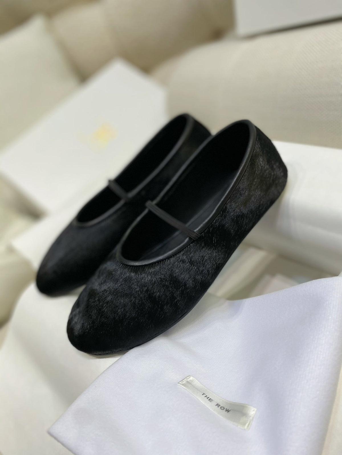 TR 26S Mary Jane Flats Round Toe Elastic Strap Pony Hair 156153