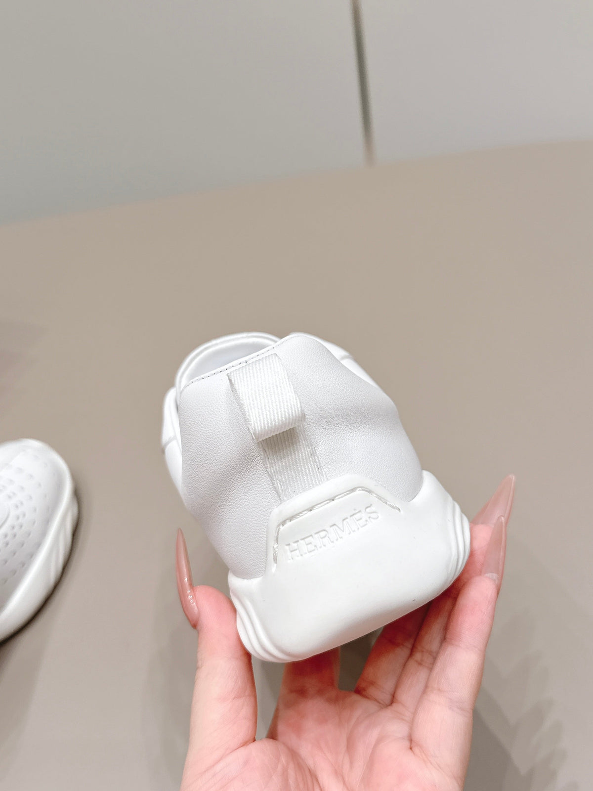 HM 26S Trail Sneakers White Perforated Calfskin