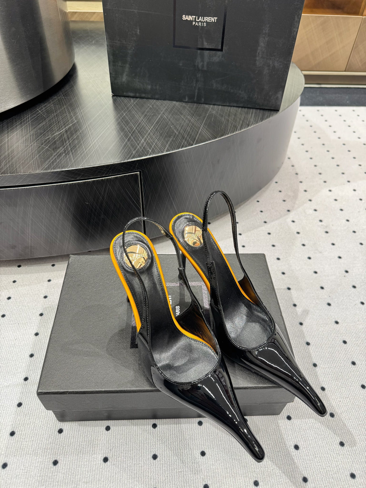 YSL 26s Pointed-Toe Slingback Heels 10.5cm Black Orange Patent Calfskin