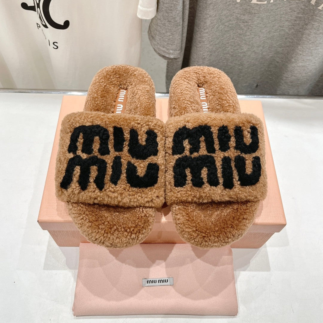 Miumiu 26s Sandals Light Brown Shearling With Logo Lettering