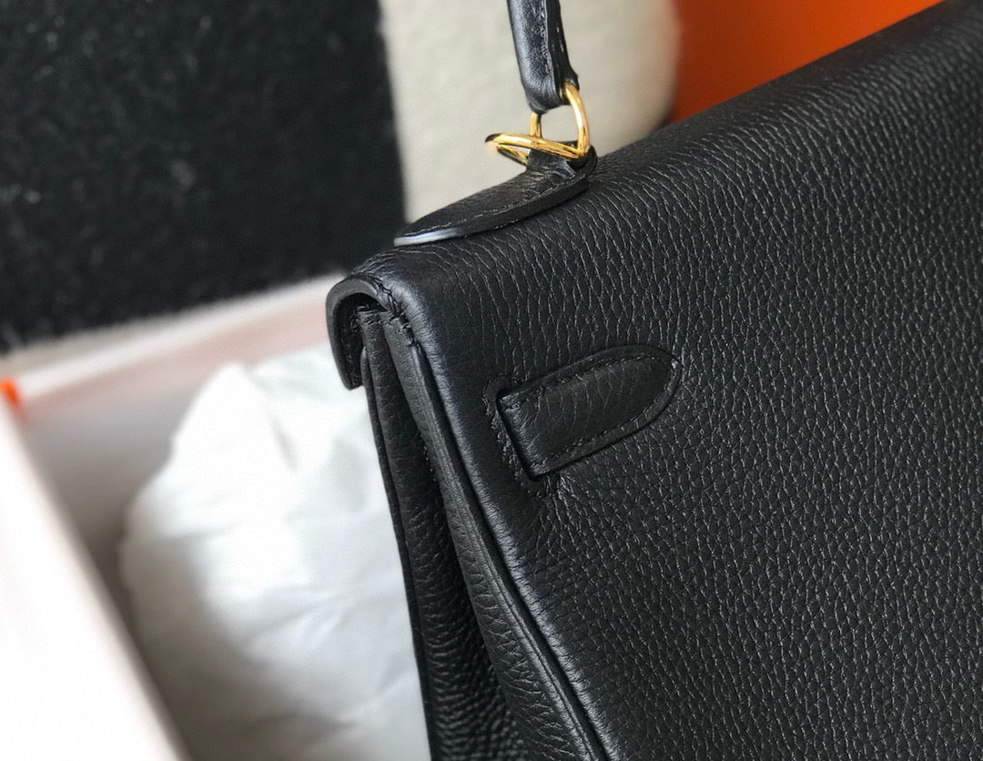 HM KELLY 28CM BLACK TOGO GOLD HARDWARE