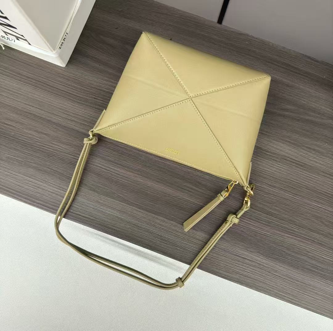 Loewe Puzzle Fold Pouch Light Yellow Nappa Calfskin
