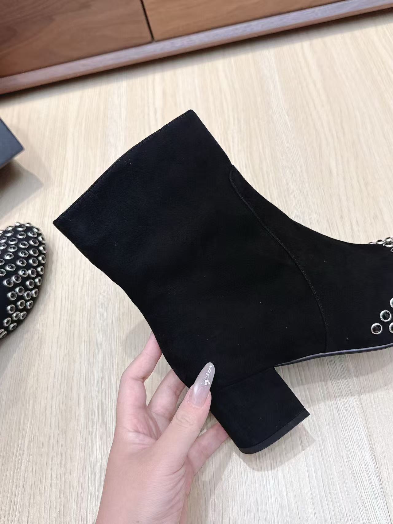 Alaïa Embellished Ankle Boots 60 Black Suede