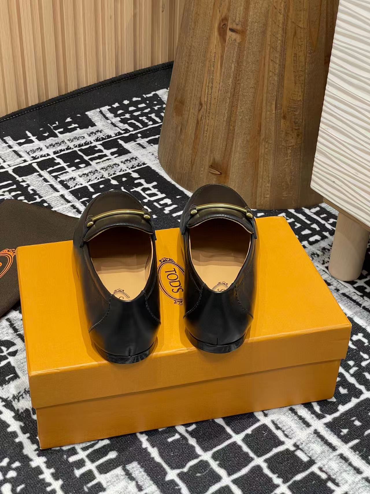 Tod's 25 Metal-bar Loafers Black Calfskin 206875