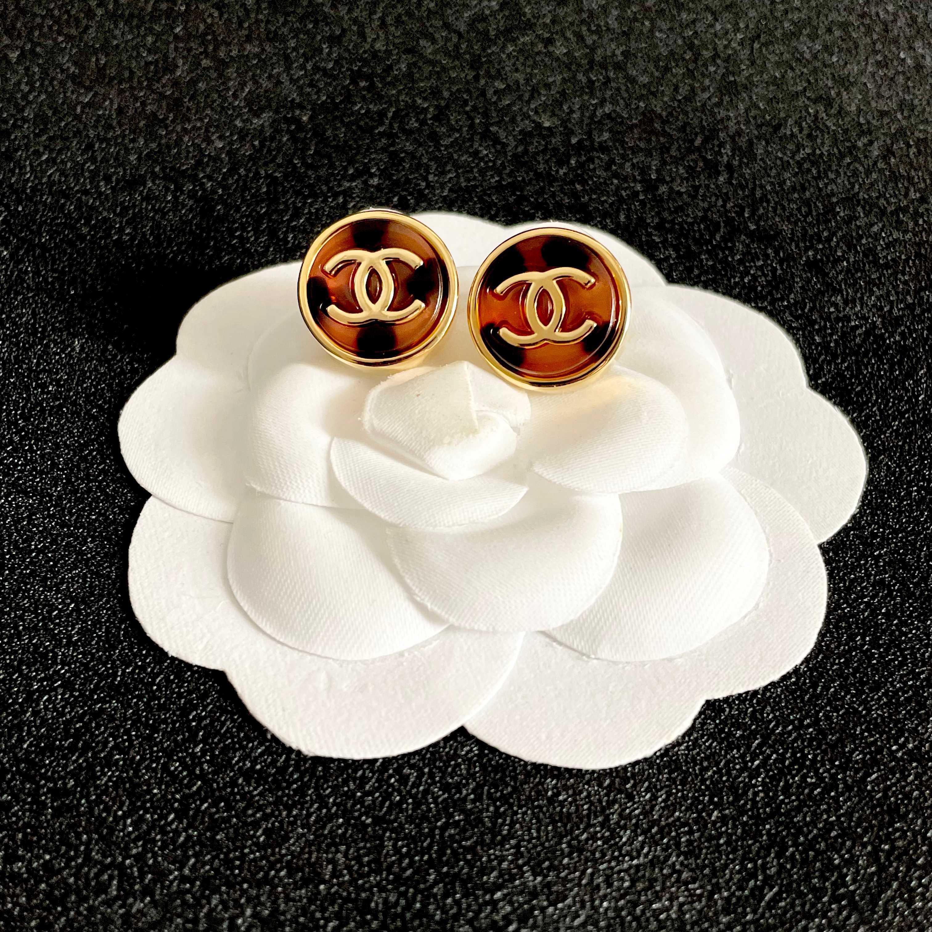 CC Round Stud Earrings Gold Multicolor Resin 659644