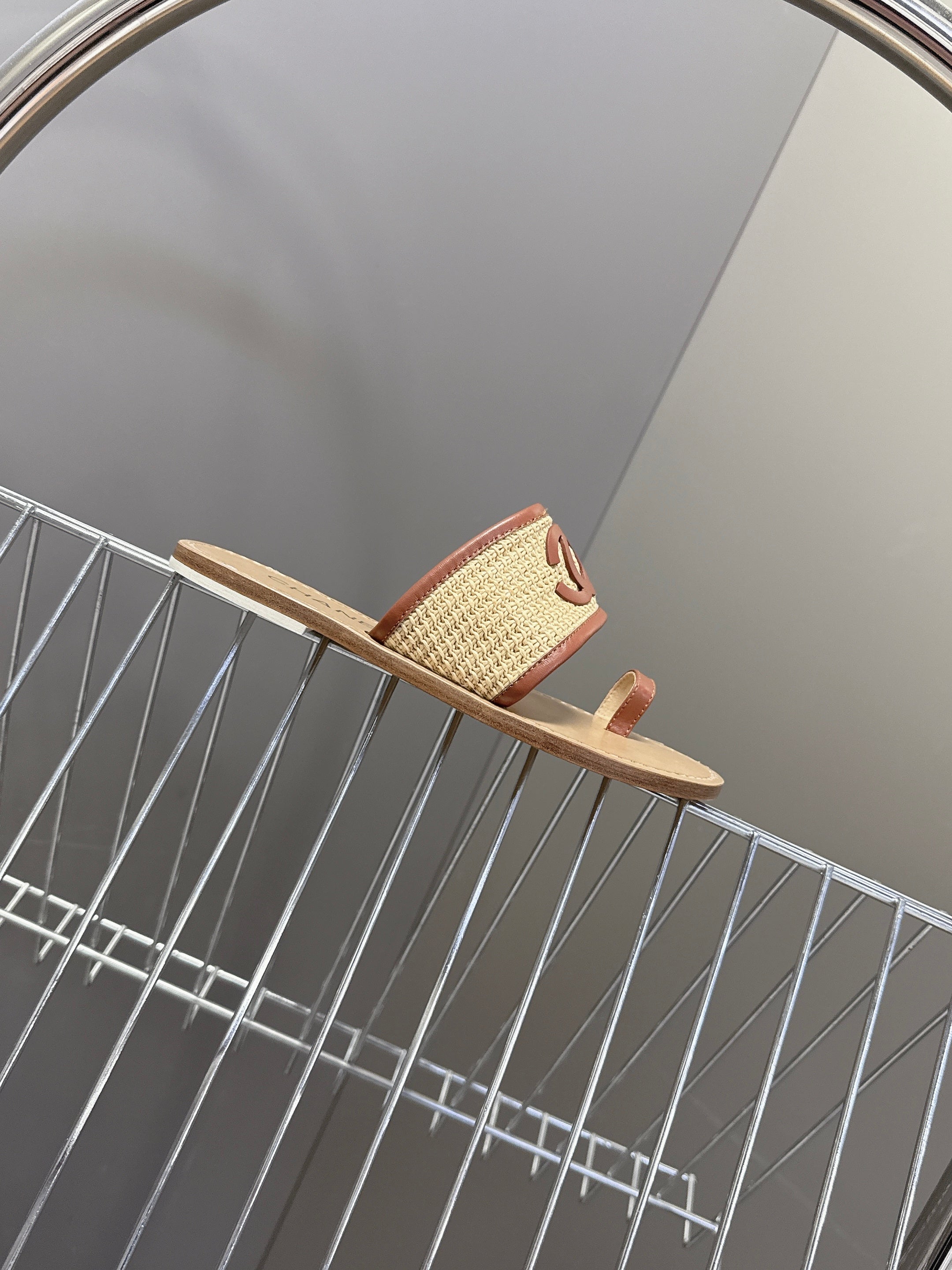 CC 2026 Open-Toe Shoes Beige Brown Sheepskin Raffia