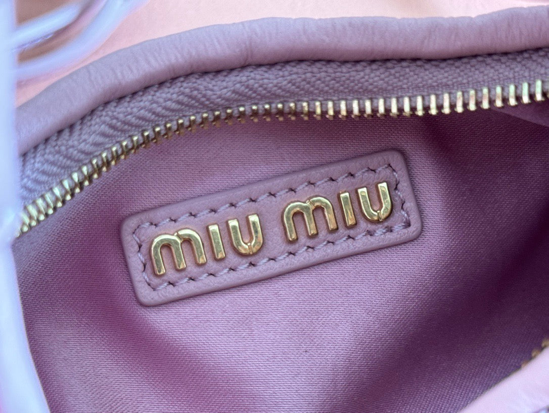 Miu Wander Matelassé Shoulder Bag 17.5cm Pink Lambskin