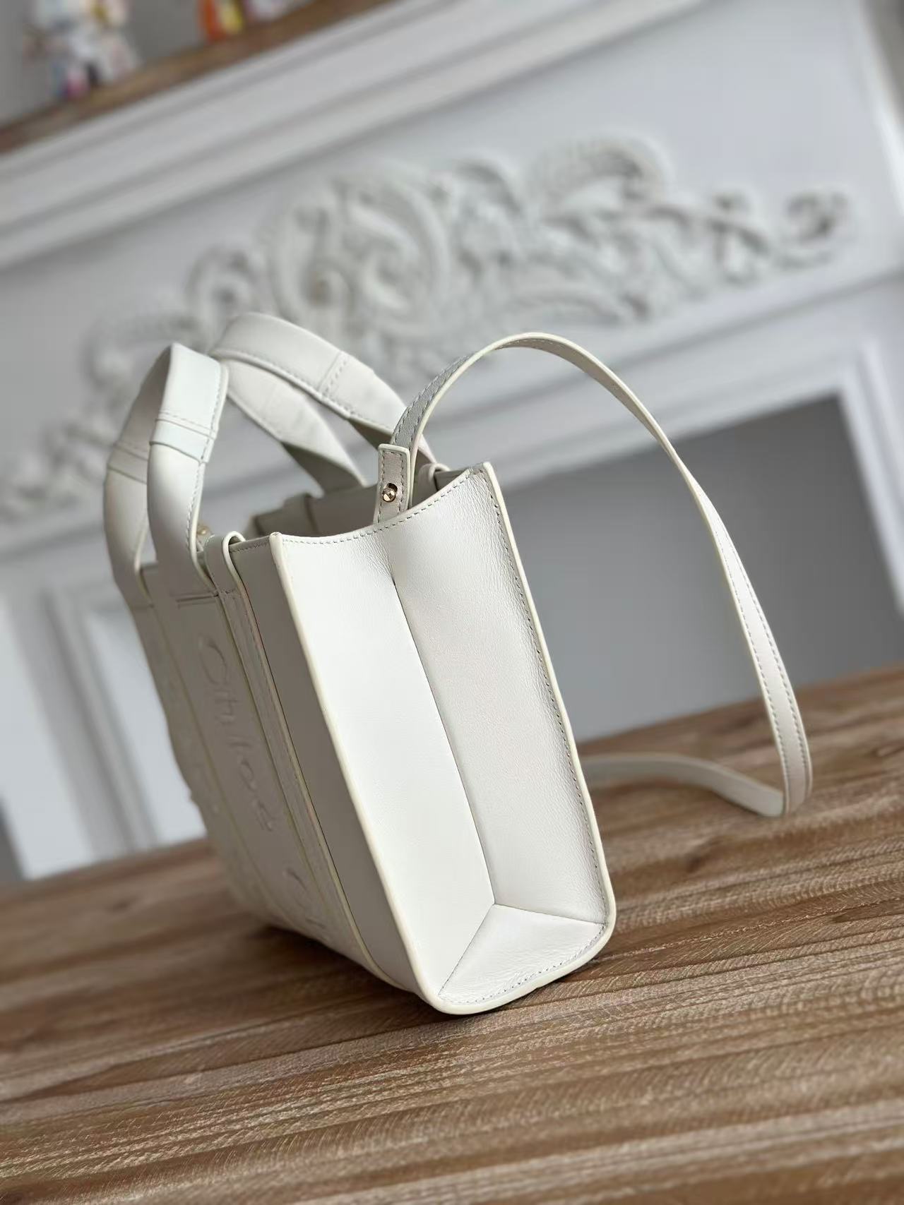 Chloé Woody small tote bag 26cm white calfskin