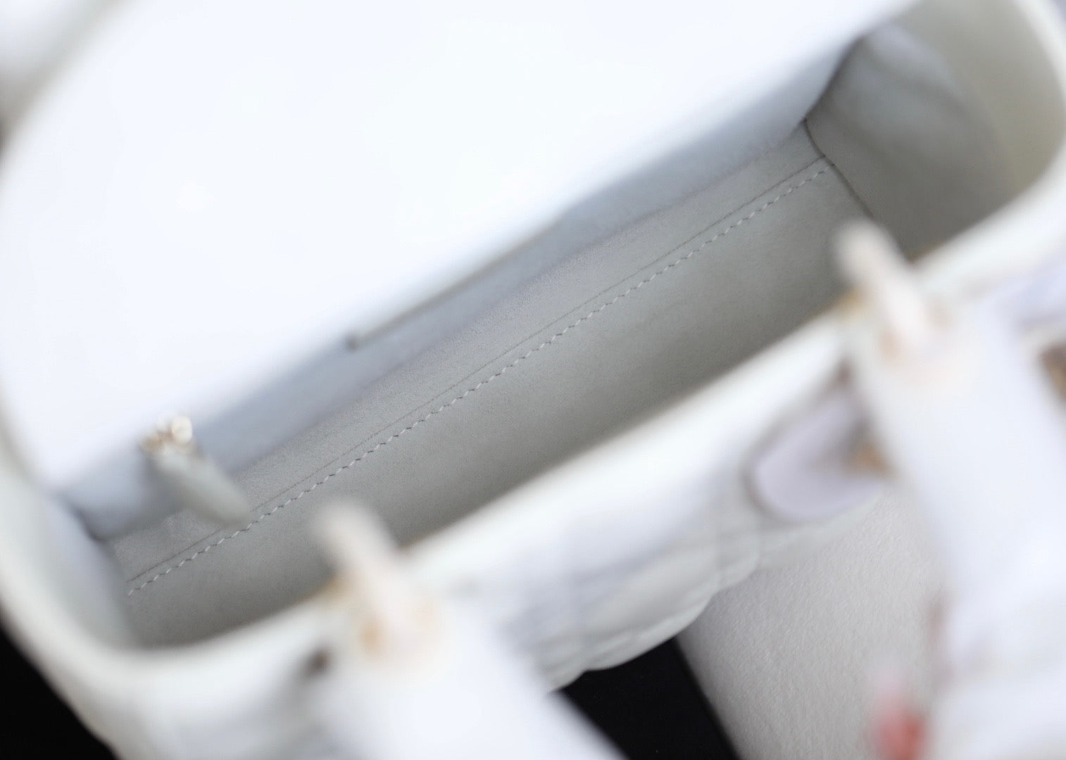CD Medium Lady 20cm Bag White Calfskin Ghw