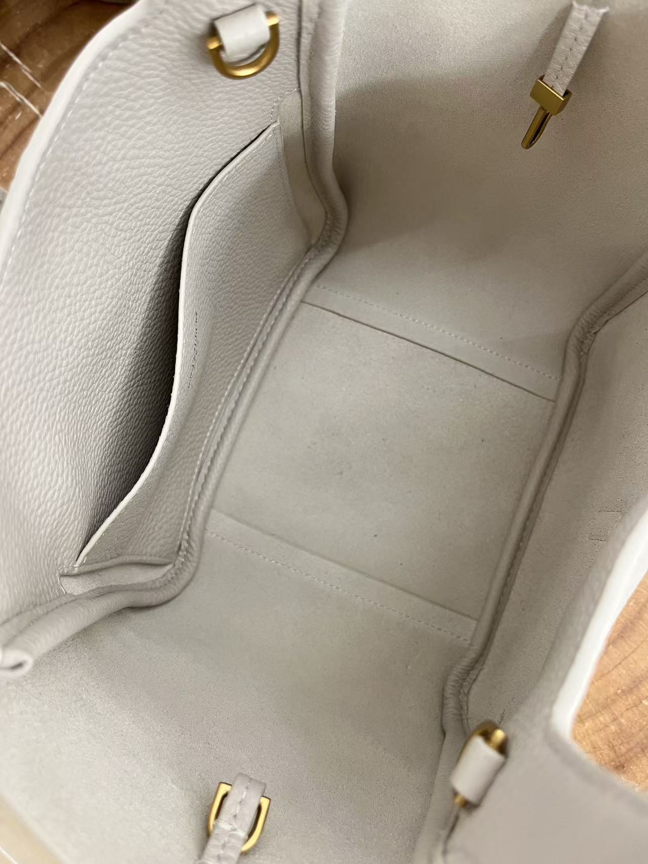 YSL Le 5 À 7 Baby Bea Cream Grained Leather