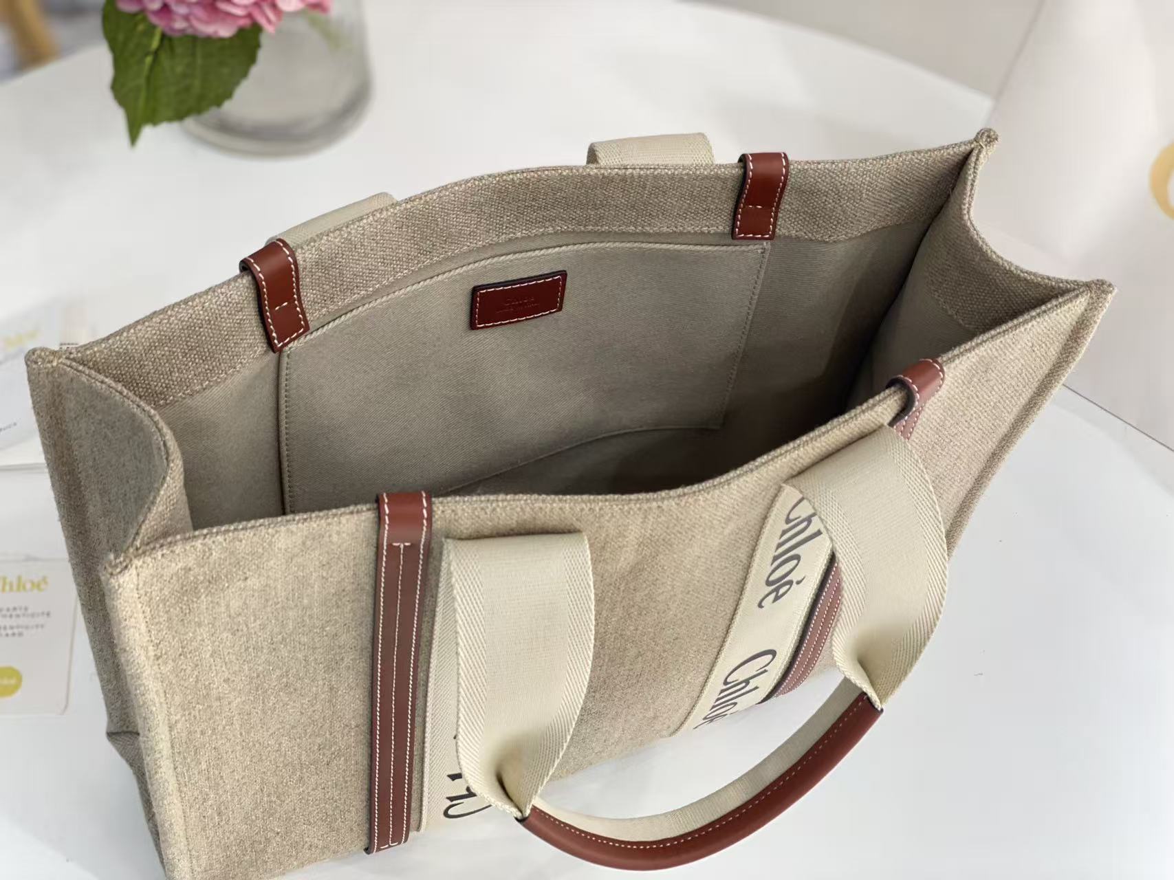 Chloé Woody Small Tote Bag 26cm Khaki Canvas