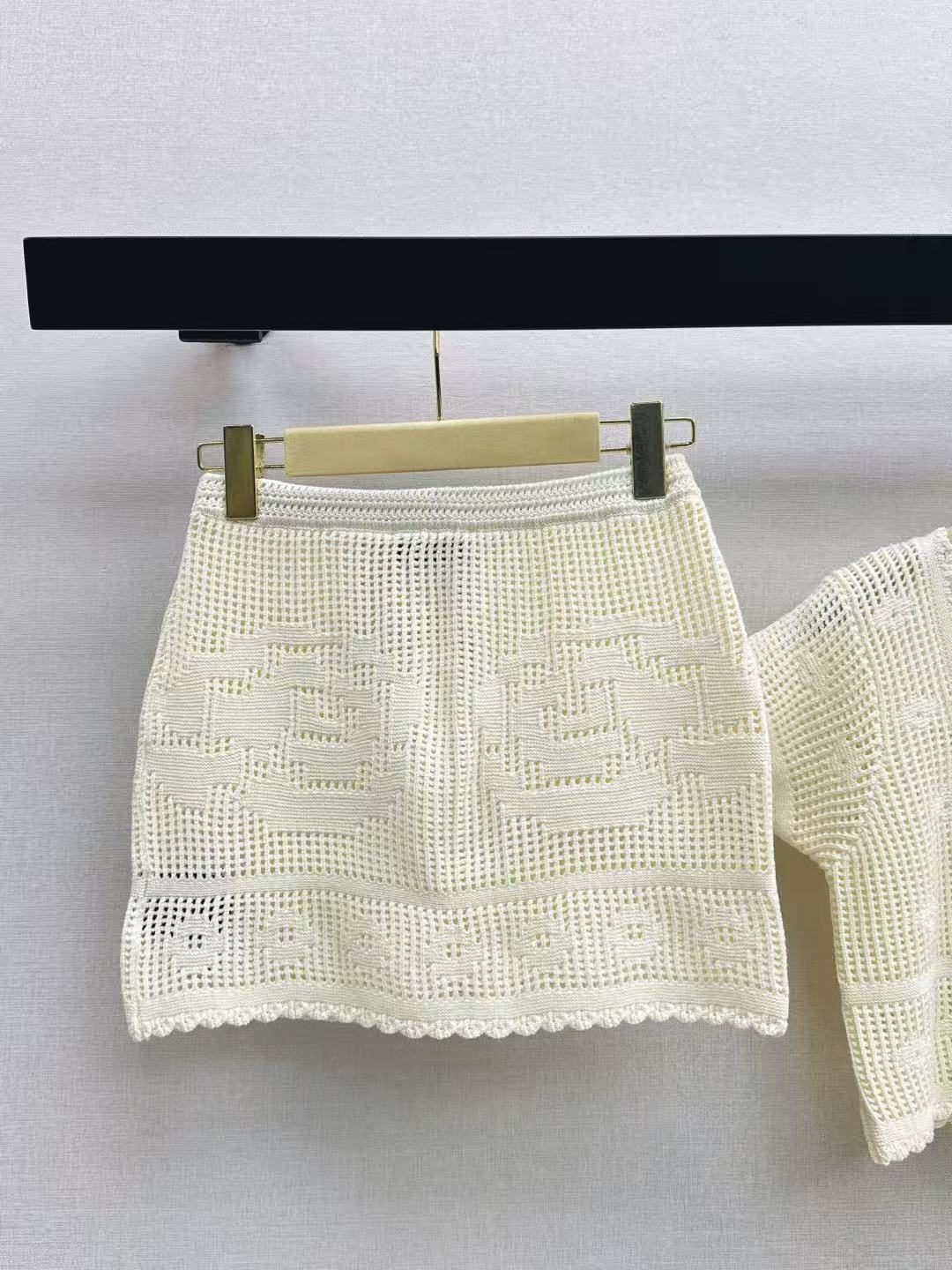 Miu Set Knitted Crop Top & Mini Skirt White Cotton