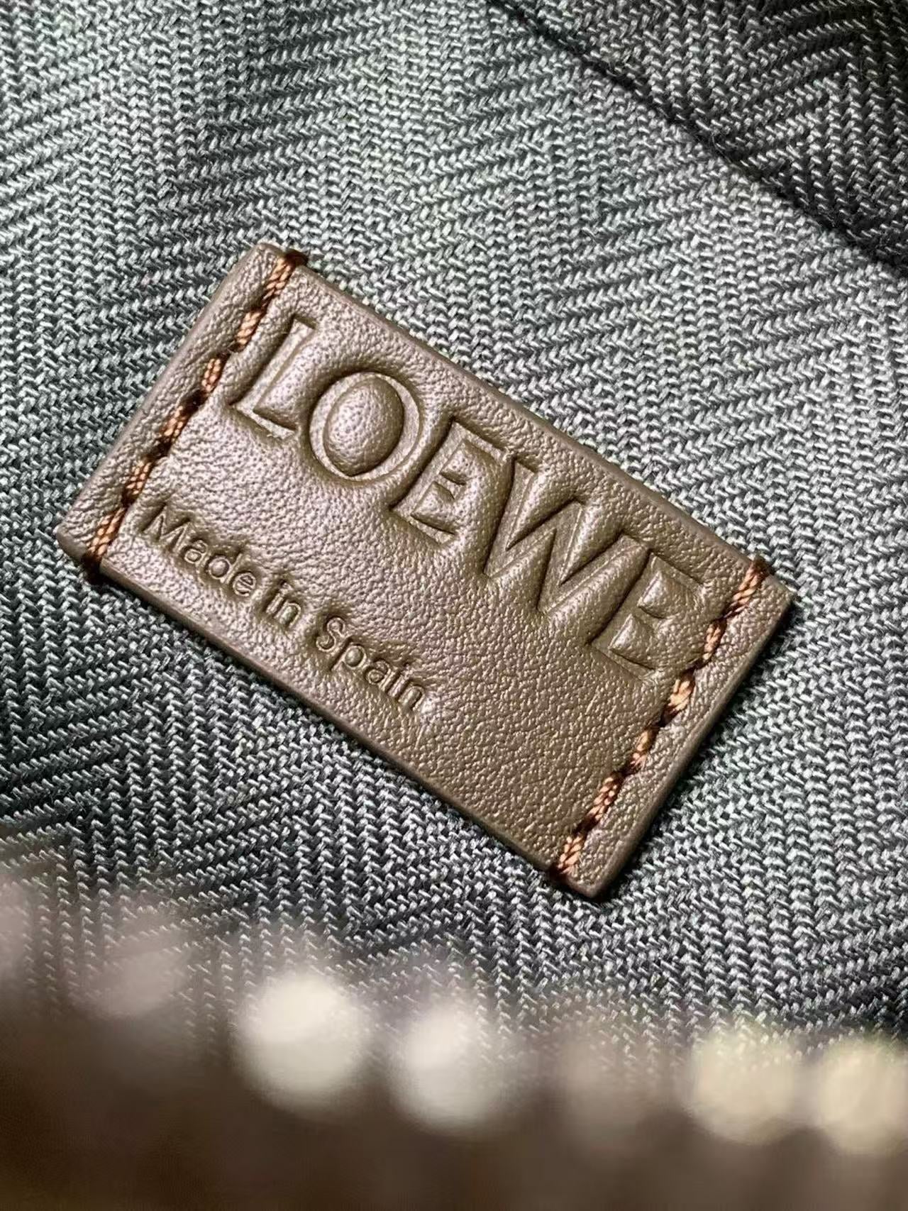 Loewe Camera 18 MiniBag Olive Green Leather