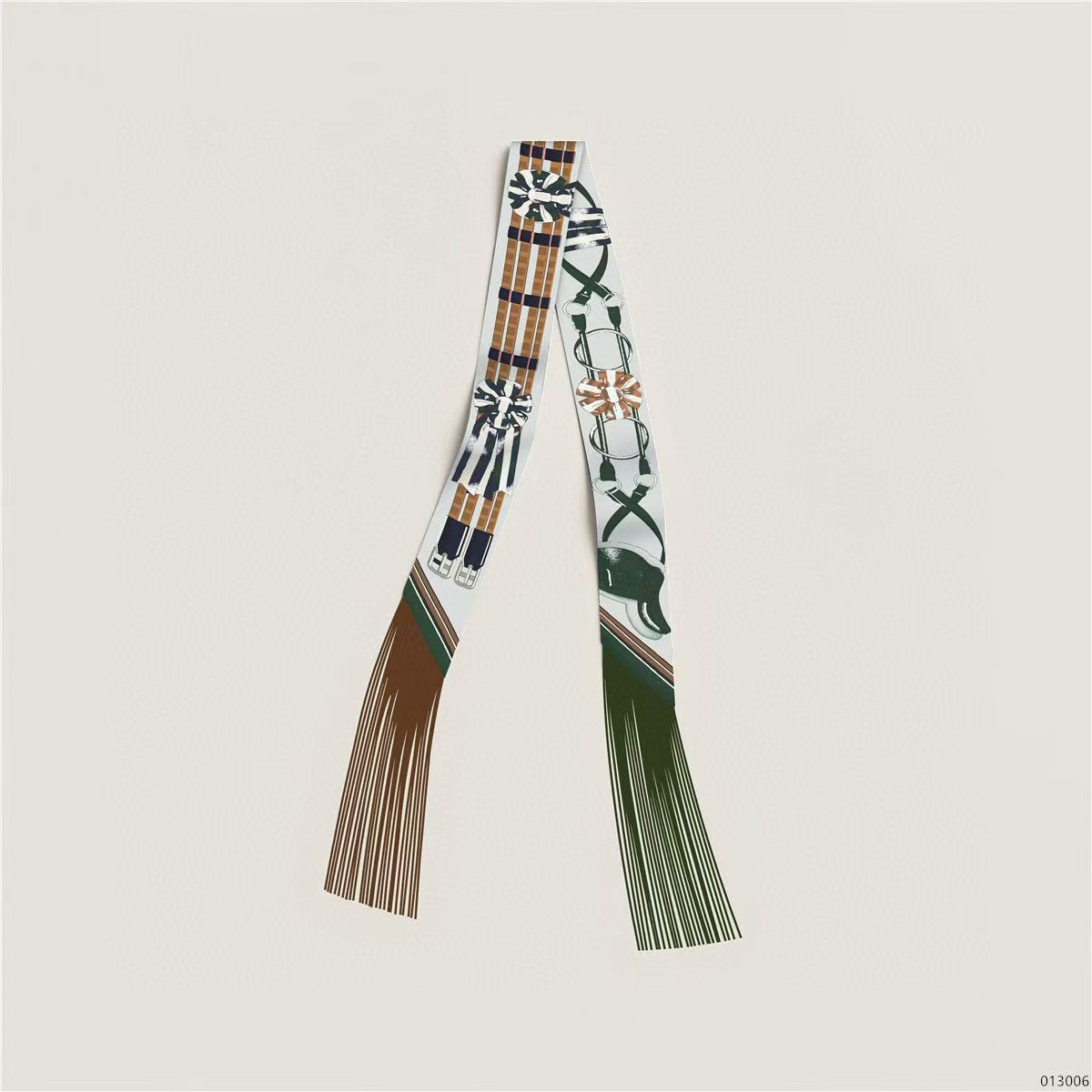 HM 26s Ex-Libris Twilly Scarf  5 x 86 cm