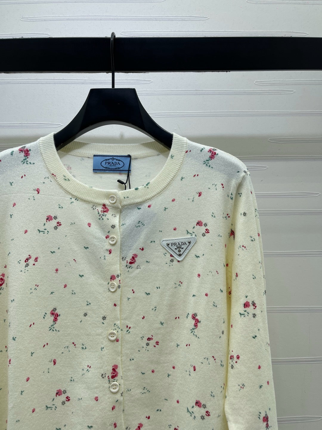 Prada 26s Red Floral Pattern Knitted Cardigan Wool