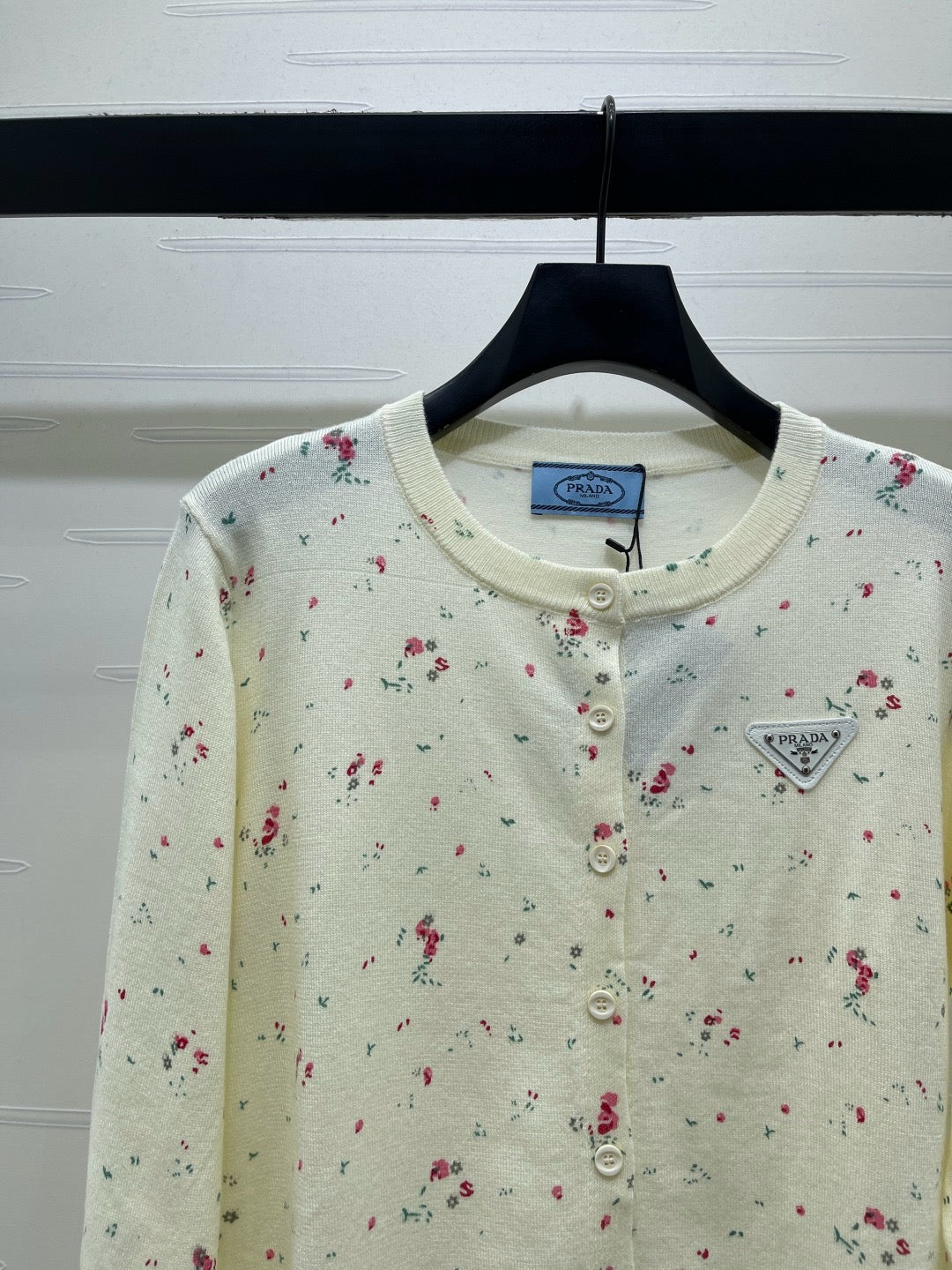 Prada 26s Red Floral Pattern Knitted Cardigan Wool