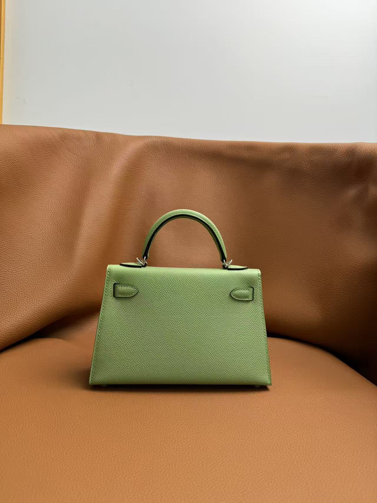HM Kelly Green Pastel Epsom Leather SHW  (19 x 12 x 6cm)