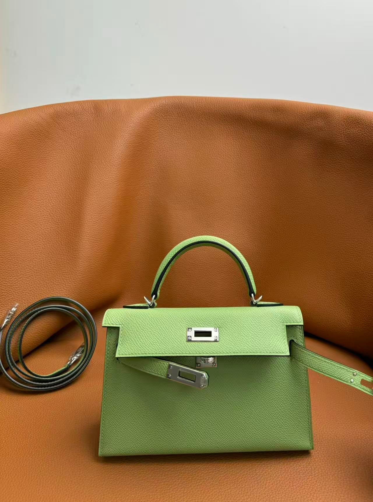HM Kelly Green Pastel Epsom Leather SHW  (19 x 12 x 6cm)