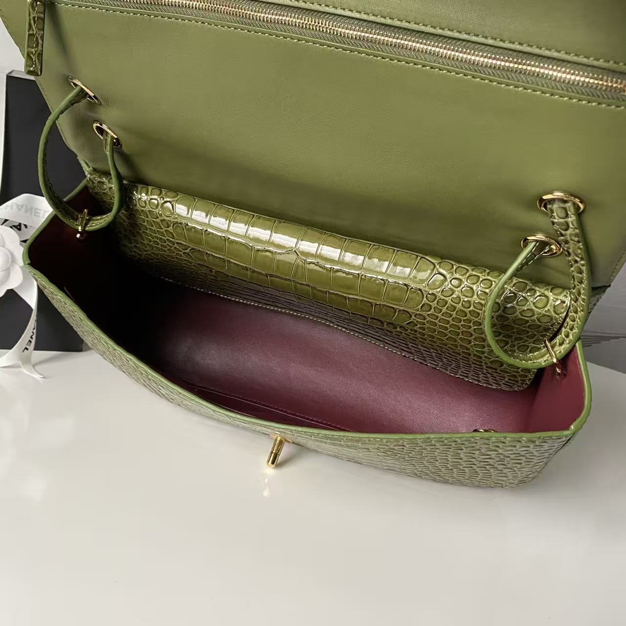 CC 26s Flap Bags Olive Green Crocodile-Embossed Leather