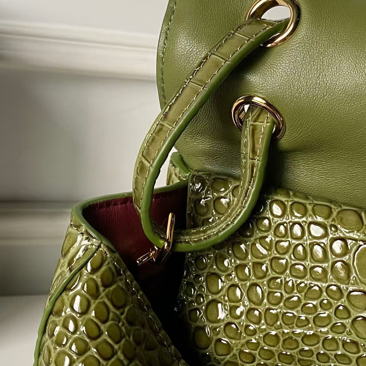 CC 26s Flap Bags Olive Green Crocodile-Embossed Leather