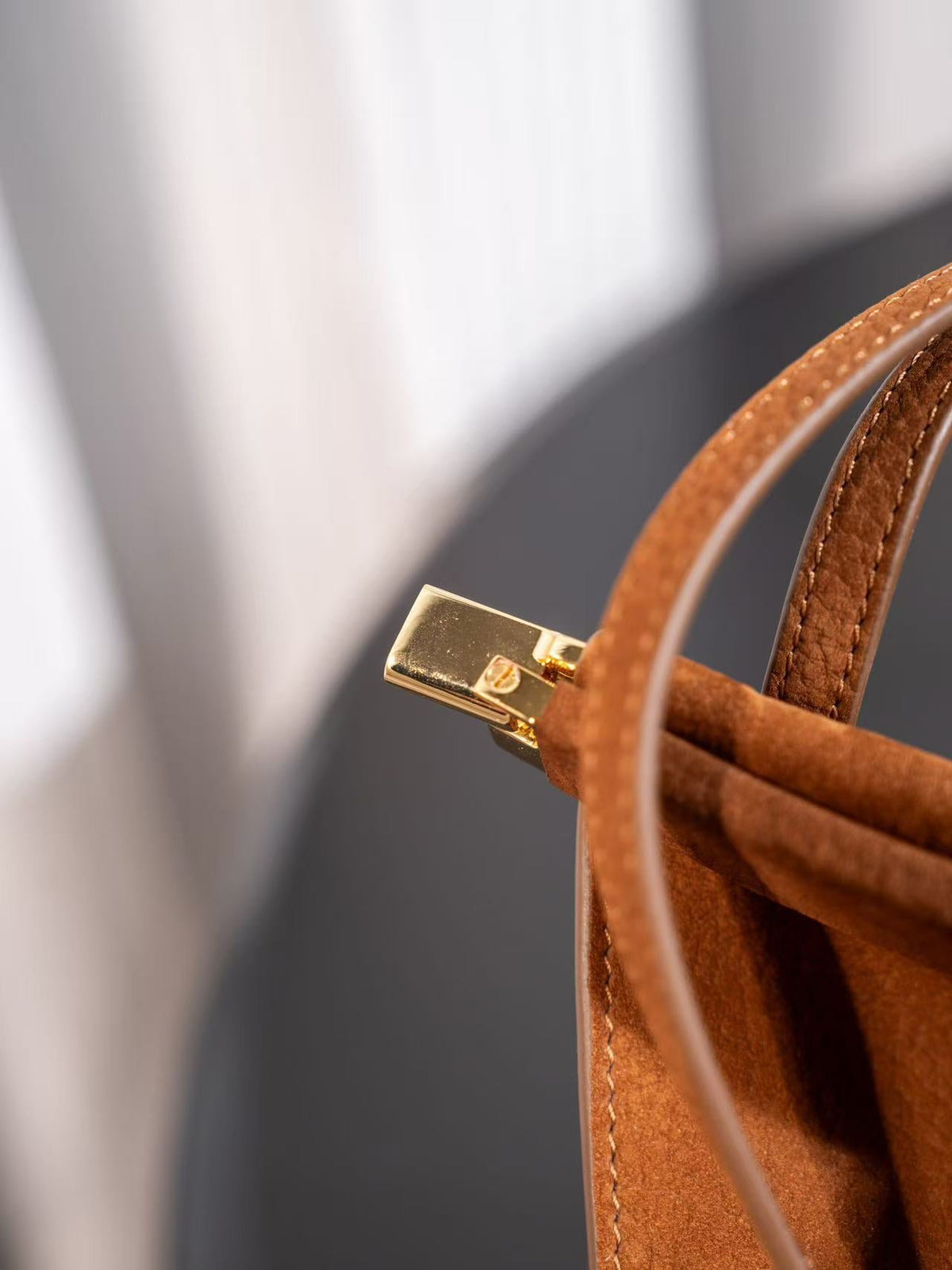 Alaia Le Click East West Medium Bag 30cm Olive Tan Cowhide