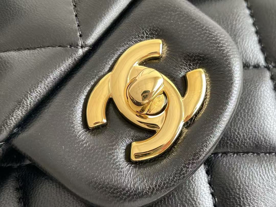 Classic Flap 30 Black Lambskin Light Gold Hardware