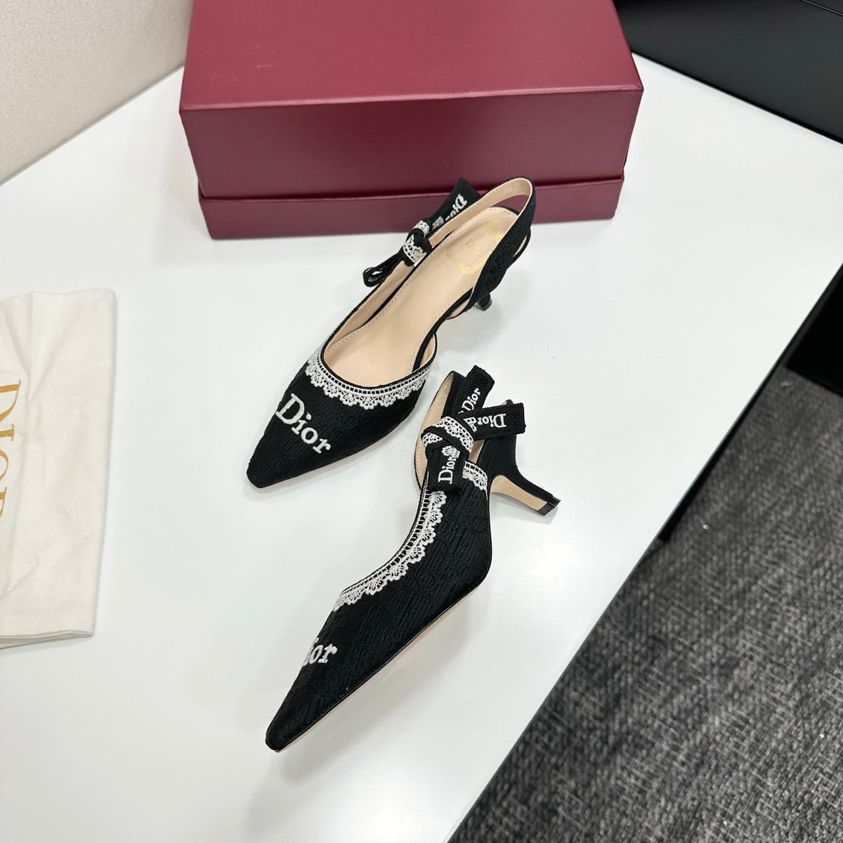 CD 26s J'Adior Pumps Black Dior Oblique Embroidered Cotton & Beige Lace