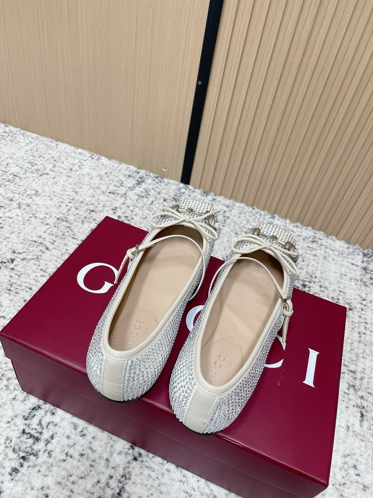 Gucci 26S Ballet Flats In Off White With Crystals