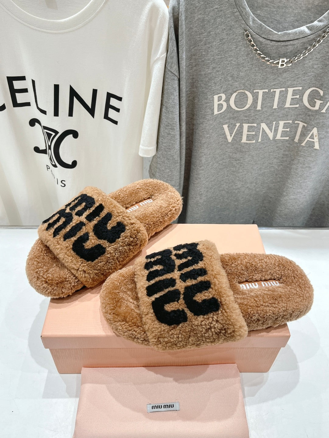 Miumiu 26s Sandals Light Brown Shearling With Logo Lettering