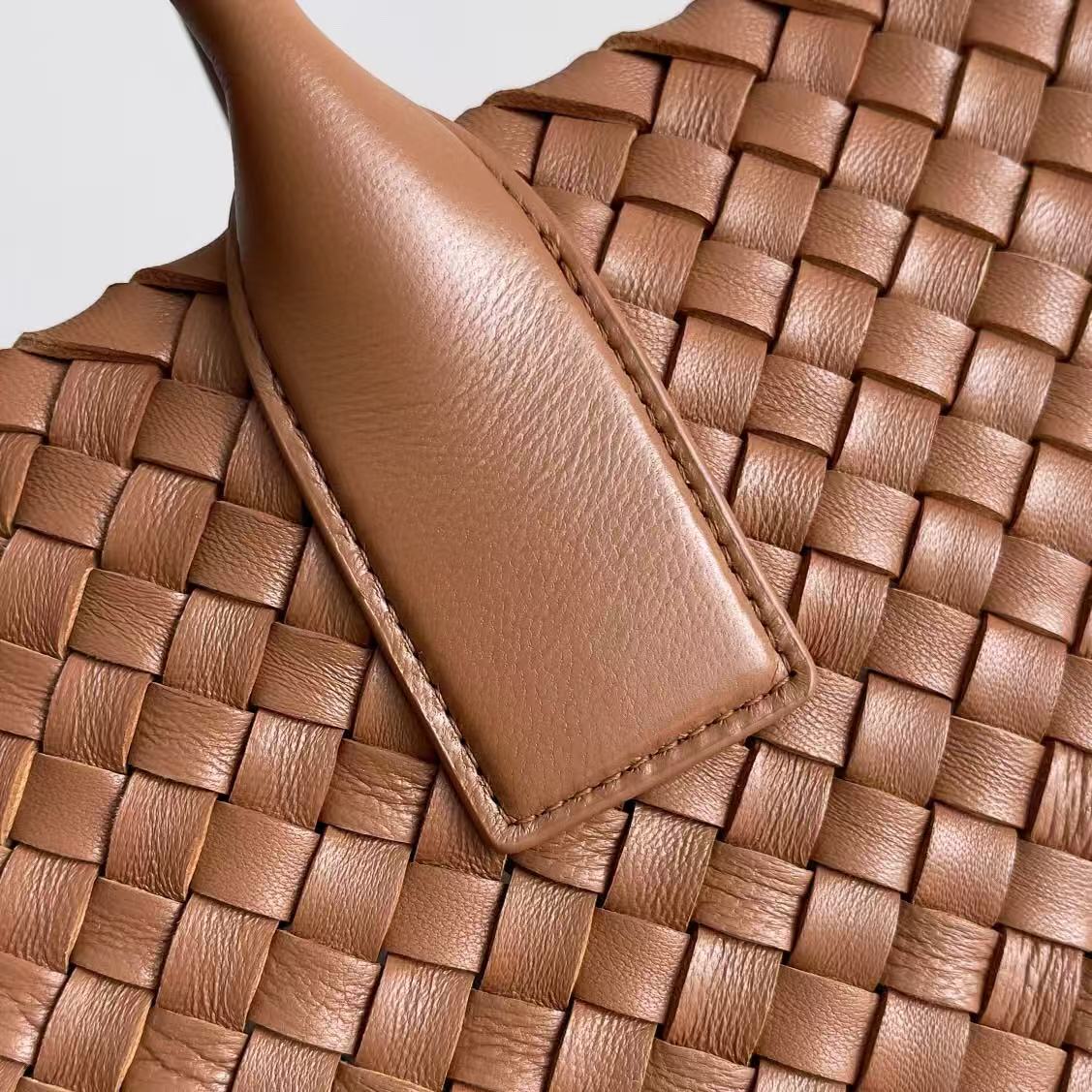 BV 2026 Cabat Tote Bag 51cm Caramel Intreccio Leather