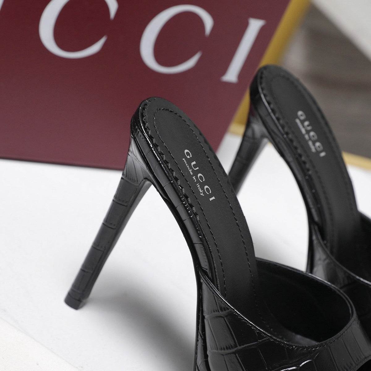 Gucci 26s Heeled Slide Sandals 12cm Black Crocodile Embossed Patent Calfskin