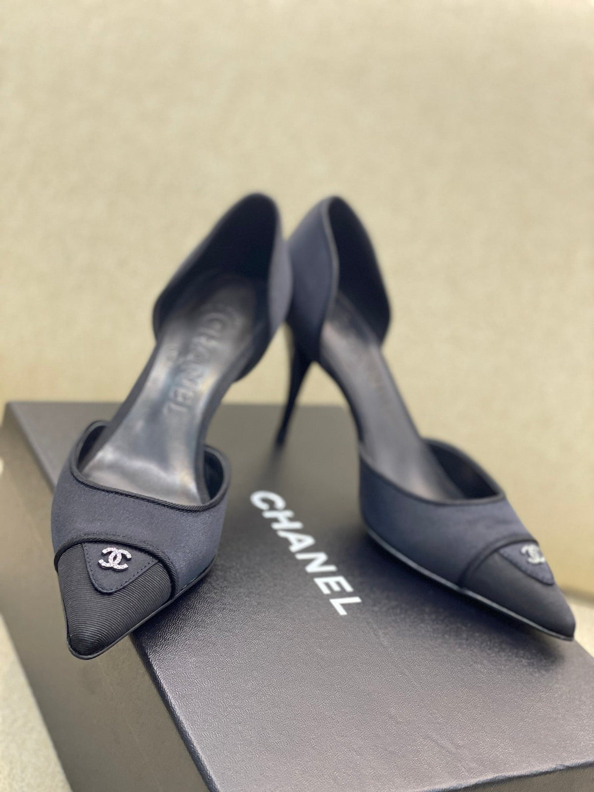 CC 26S Vintage Slingback Pointed-Toe Double CC Crystal Navy Black Silk Satin 156358