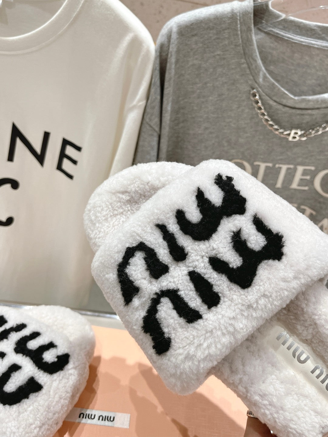 Miumiu 26s Sandals Cream White Shearling With Logo Lettering