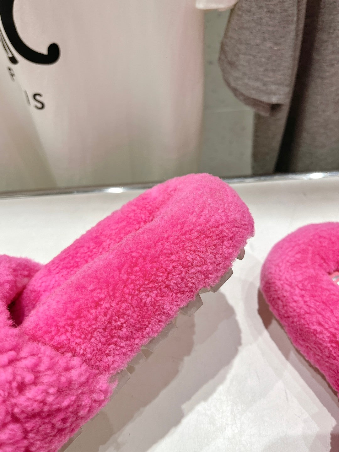 Miumiu 26s Sandals Pink Shearling With Logo Lettering