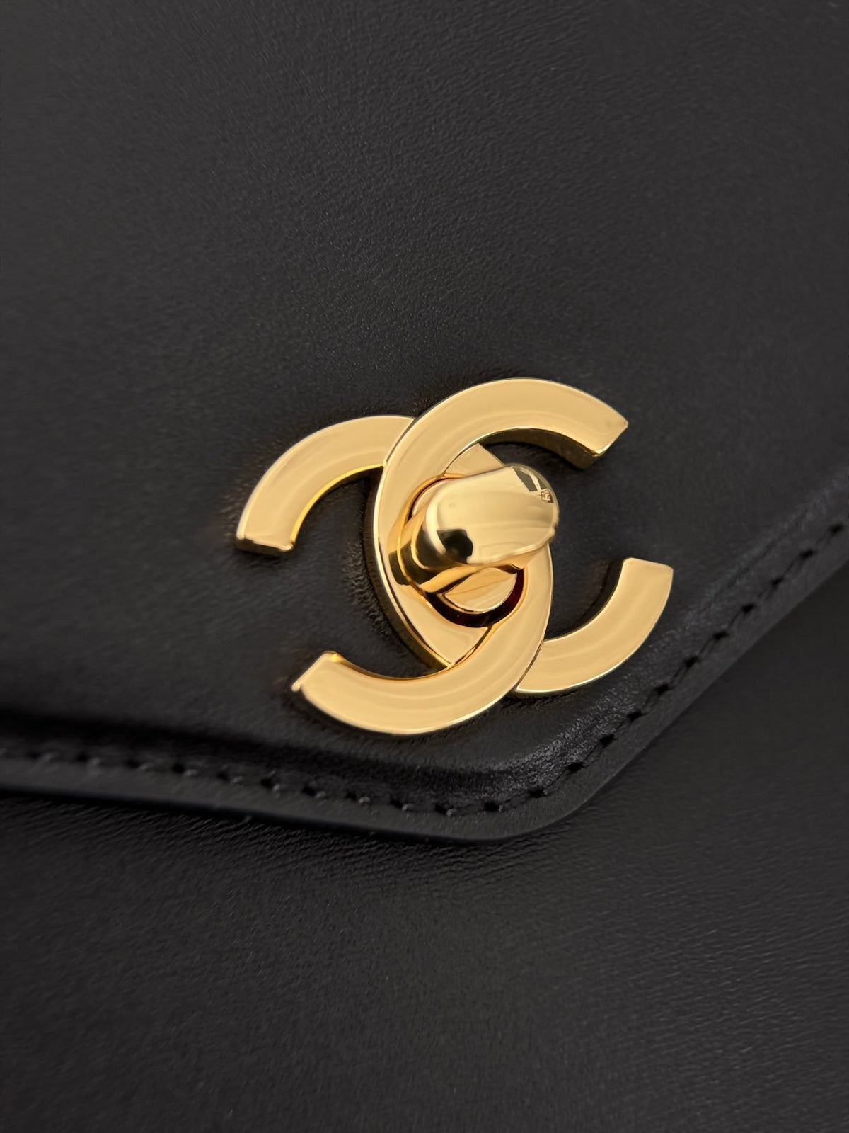 CC 26B Maxi Top Handle Flap Bag Mini Pouch 32cm Black Calfskin 6309