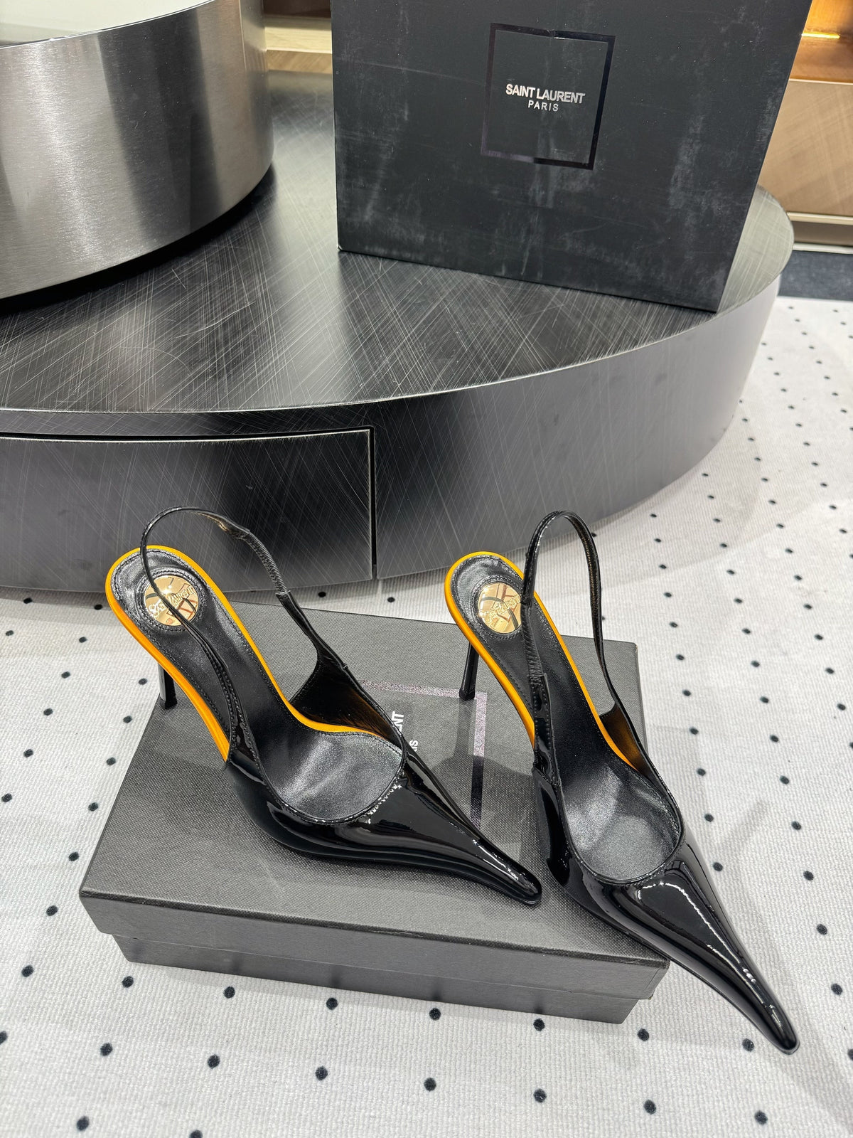 YSL 26s Pointed-Toe Slingback Heels 10.5cm Black Orange Patent Calfskin