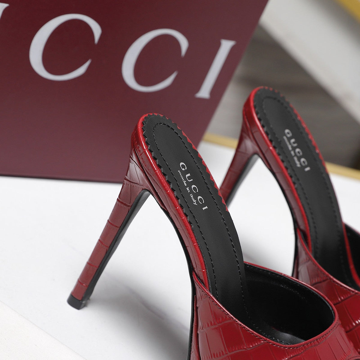 Gucci 26s Heeled Slide Sandals 12cm Dark Red Crocodile Embossed Patent Calfskin