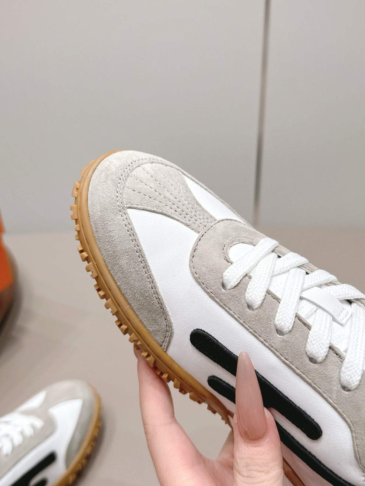 HM 26S Bouncing Sneakers White Calfskin Light Grey Black Suede