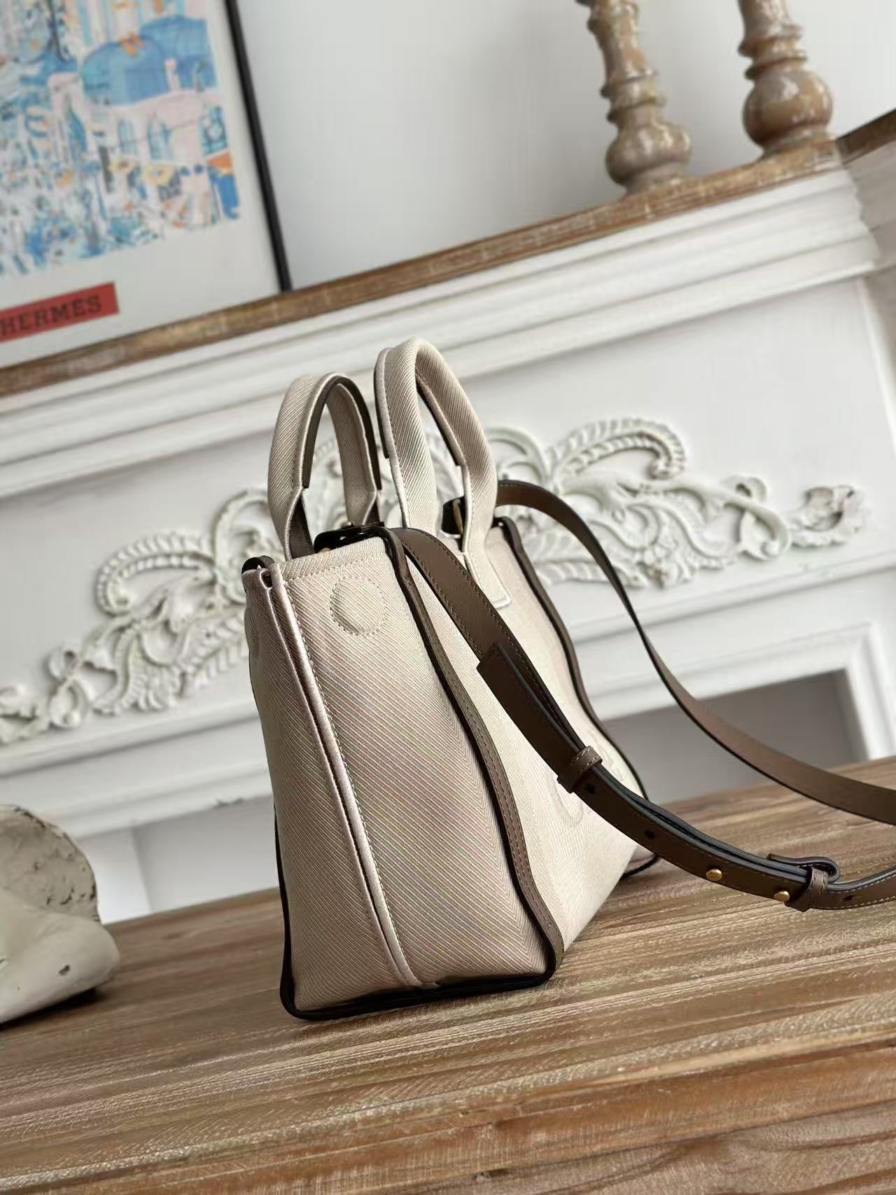 Chloé Carry Tote Bag 25cm Beige Cotton