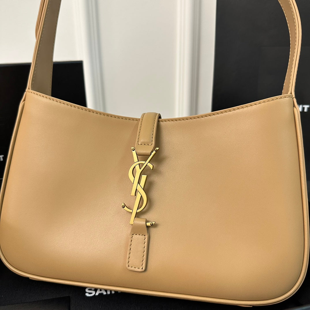 Le 5 a 7 24 Beige Lambskin Ghw