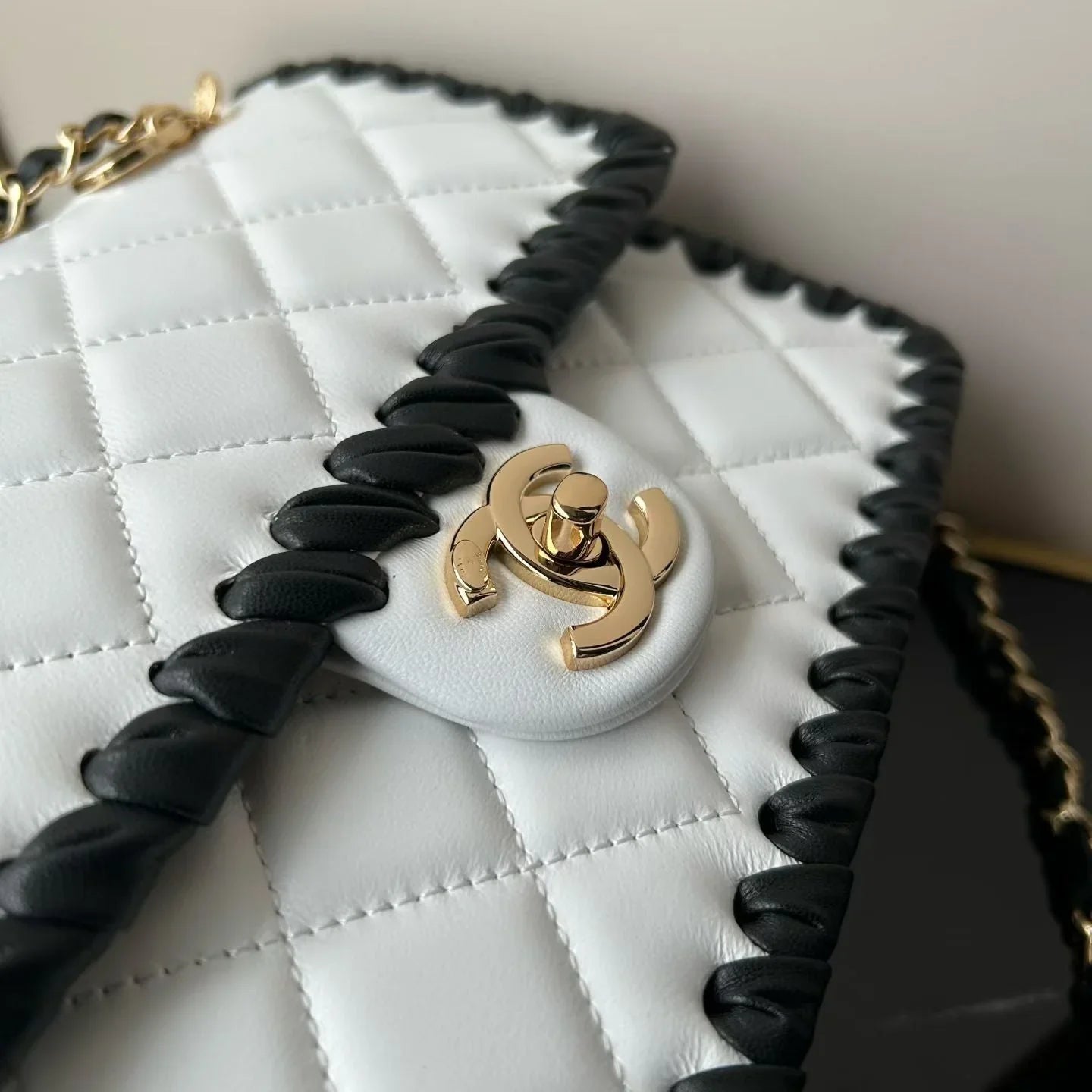 Chanel 2026 Flap 22cm Bag Lambskin 363907