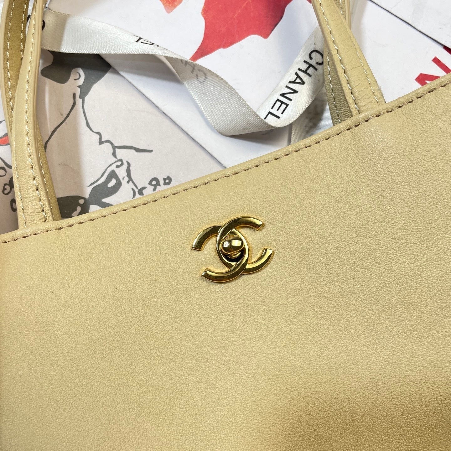 Chanel 2026 Shooping Bag 28.5cm Calfskin With Gold Metal 378587