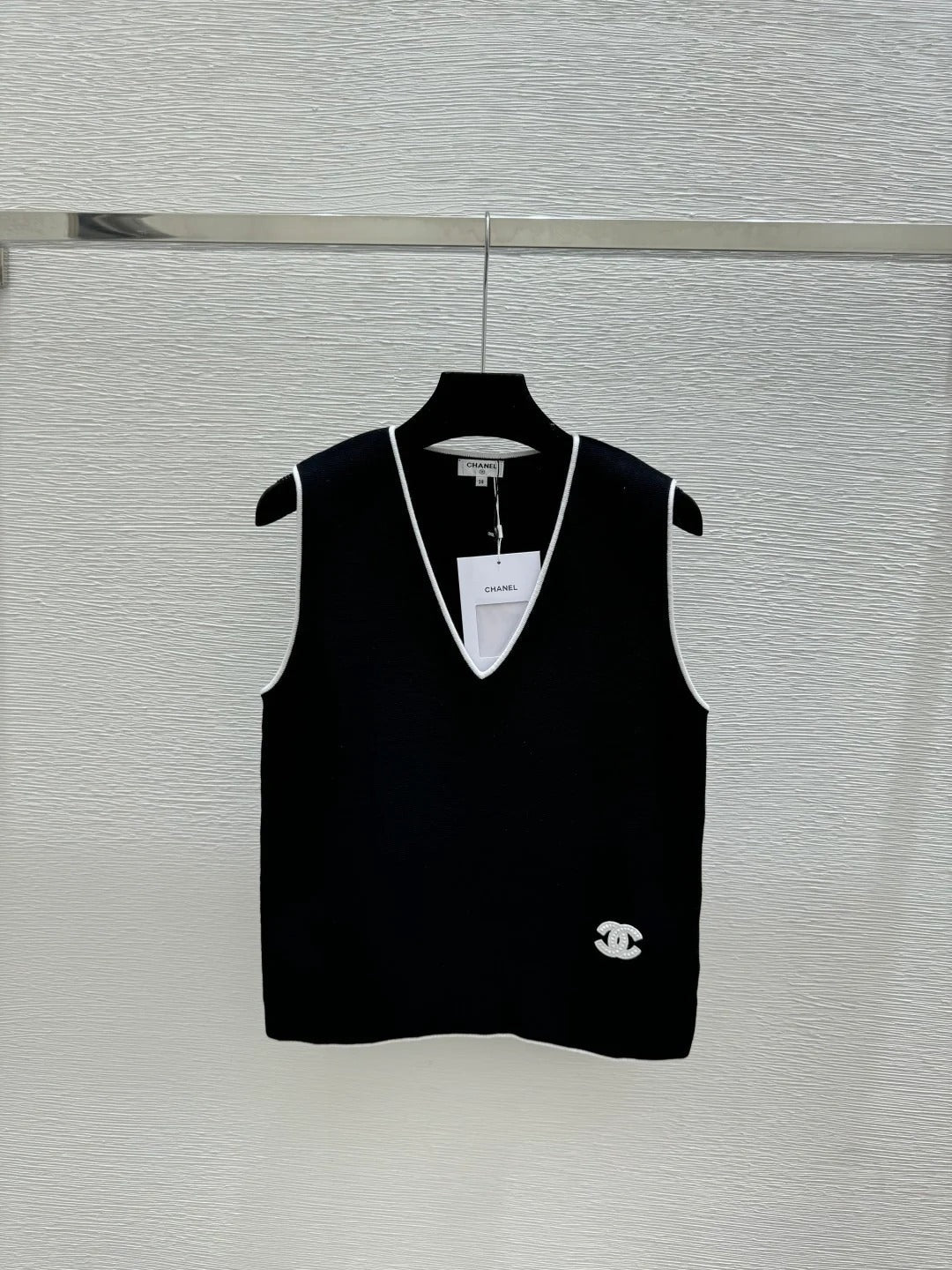 Chanel 2026 V-neck Knit Vest Black White Cotton Polyamide