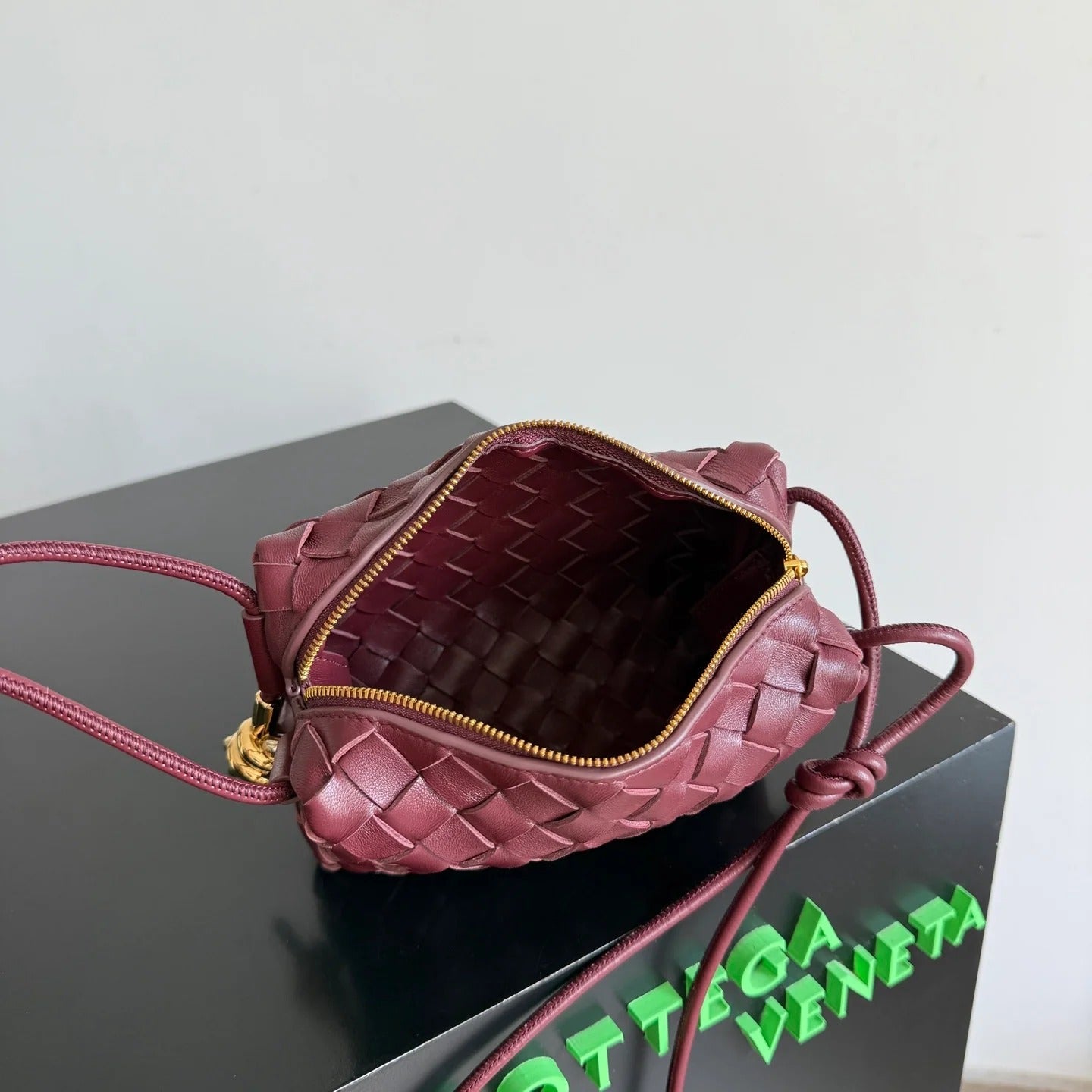 Bottega Veneta 2026 Mini Loop Metal Knot Camera Bag 17cm Burgundy Lambskin