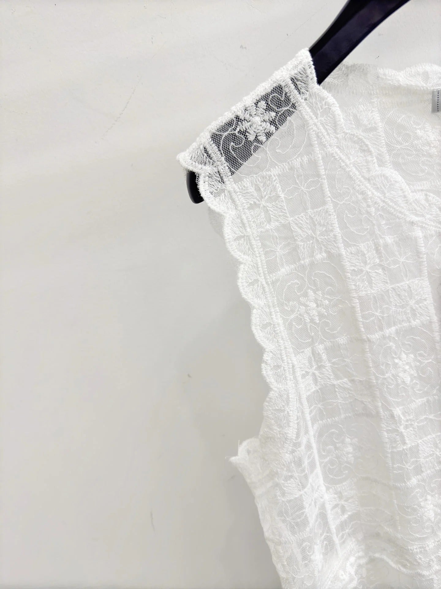 Chanel 2026 Lace Sleeveless Vest White Cotton 294458
