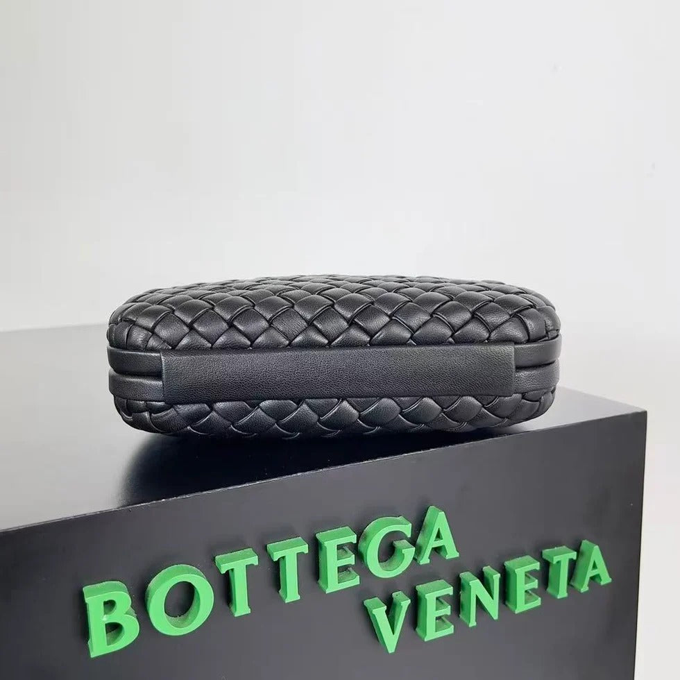Bottega Veneta 2026 Knot Clutch 20cm Black Lambskin