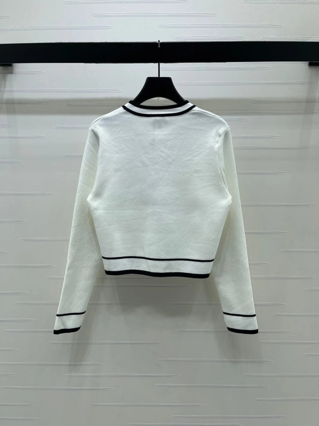 Chanel 2026 V-neck Knitted Long-sleeved Cardigan Wool 766458